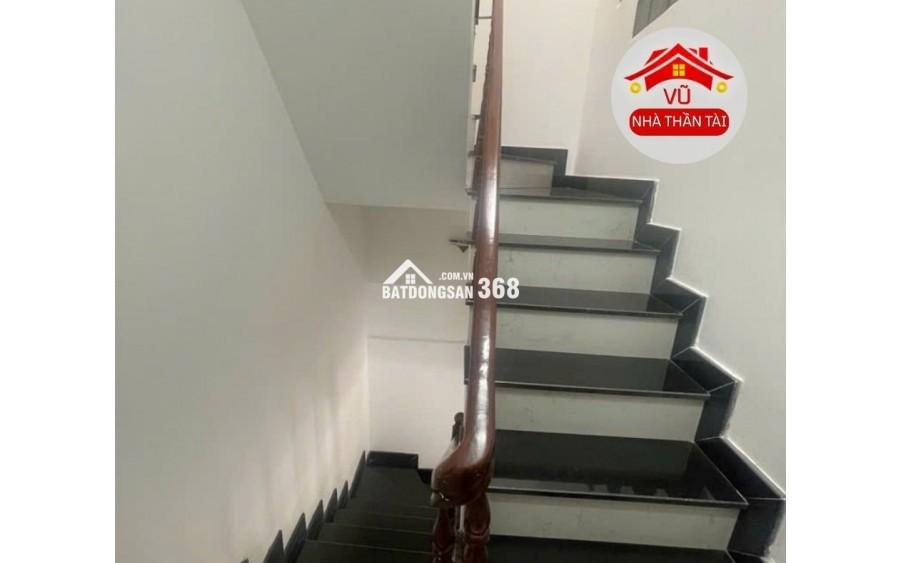 Bán nhà đẹp Măt Tiền Q.4, Gần Tân Vĩnh, 5,2m x 10m, 4 tầng, Giá nhỉnh 8 tỷ.